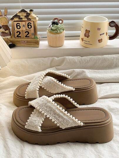 صنادل نسائية ذات قاعدة سميكة مفتوحة من الأمام وذات فتحات، مخصصة للصيف والعطلات والارتداء اليومي الخفيف، إصدار 2025 الجديد، تناسب الفساتين والارتداء على الشاطئ