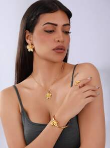 1 Set de joyería de mujer elegante con brazalete dorado con flores, 1 anillo, 1 collar, 1 par de aretes, estilo de vacaciones, regalo para parejas (sin caja de regalo)