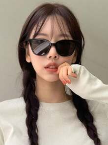 Retro Frame, Small Frame, Fashionable Glasses For Both Men And Women, Classic Plastic, Outdoor Travel, Beach Vacation, Casual Decoration - Black - View 2