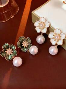 1 Pair Elegant French Style Oil Drip Rhinestone & Faux Pearl Camellia Flower Pendant Earrings For Women, Suitable For Party, Music Festival, Daily Wear, Graduation, Back To School, Holiday Gifts
