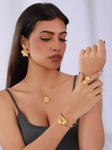 1 Set de joyería de mujer elegante con brazalete dorado con flores, 1 anillo, 1 collar, 1 par de aretes, estilo de vacaciones, regalo para parejas (sin caja de regalo)