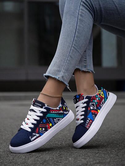 Scarpe da skate con lacci e contrasto di colori, versatili, scarpe da ginnastica casual, personalizzate, comode, da esterno, popolari per il campus e lo sport