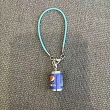 Nuevo Colgante de botella de refresco simulada Labobo, Accesorio de muñeca LABUBUS Colgante de lata con correa de hombro, Decoración colgante de 10cm