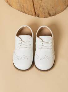 Retro British Style Children Oxford Shoes, White Back To School Flat Lace-Up Brogue Dress Shoes For Boys