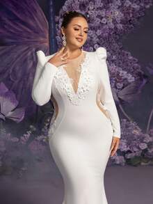 Vestido de novia elegante de estilo sirena con detalles de aplicaciones florales, escote en V profundo y recortes laterales en la cintura - Perfecto para bodas en la playa, ceremonias íntimas en el jardín y recepciones románticas en villas - Blanco - Ver 6