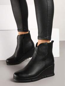 Stivali corti con zeppa dal design semplice e alla moda, in stile gotico, per donne