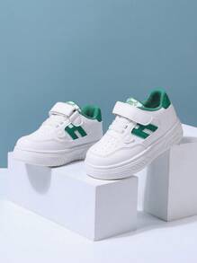 Nuevas zapatillas de deporte ligeras y de moda para niños para el campus y uso casual