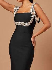Bernatova Vestido de sirena con escote cuadrado, tiras y espalda descubierta, adornado con apliques de lujo. Vestido de fiesta largo y elegante con pedrería, para eventos de alta gama, alfombra roja, ocasiones formales, bodas, ceremonias y fiestas.