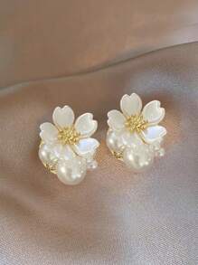 1 par de pendientes elegantes con diseño floral y perlas artificiales, diseño minimalista francés, de moda para fiestas y vacaciones