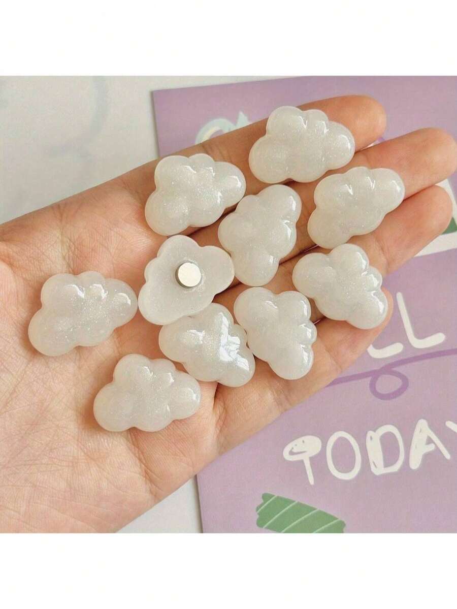 10 件装白云磁性树脂冰箱贴，3D 三角形，创意家居和办公室装饰，白板贴，厨房和办公用品，塑料材质，家居装饰礼品之选。适用于办公室、厨房、白板、食品储藏室和洗碗机 - 非常适合圣诞节、万圣节、复活节、感恩节家居装饰和情人节礼物 - 彩色 - 查看 1