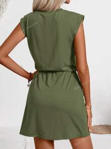 Robe femme grandes tailles de couleur unie, manches courtes, taille cintrée affinante