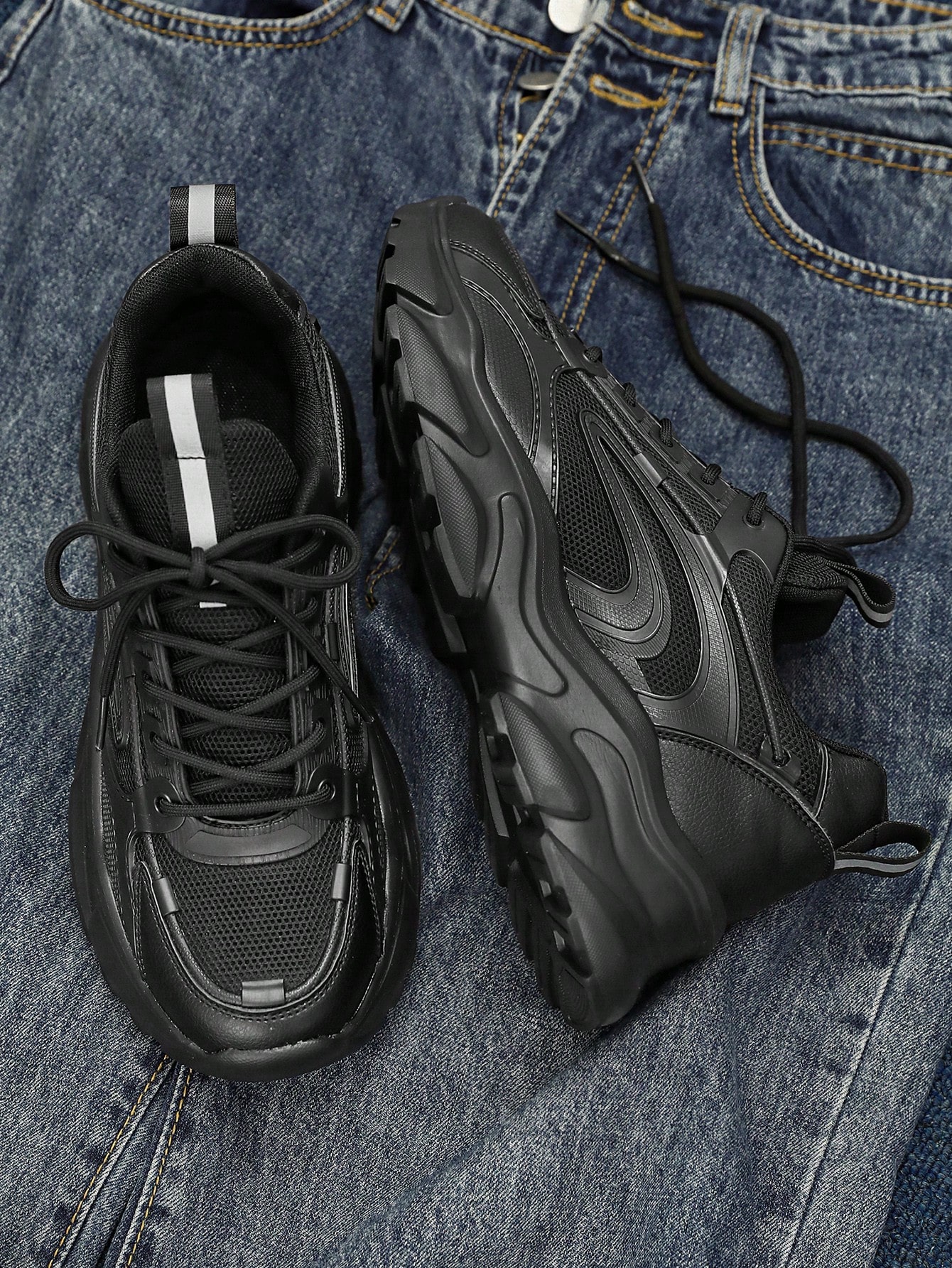 أحذية رياضية كاجوال بتصميم شبكي ملون بسيط مع ربطة...