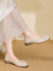 Giày bệt đế bằng màu đen thoải mái cho nữ, mềm mại và êm ái, giày ba lê nhẹ thoáng khí cắt laser để đi làm - Màu be - Xem 3