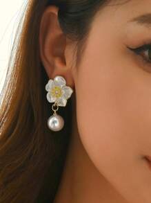 1 Pair Elegant French Style Oil Drip Rhinestone & Faux Pearl Camellia Flower Pendant Earrings For Women, Suitable For Party, Music Festival, Daily Wear, Graduation, Back To School, Holiday Gifts