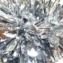 Une paire (2 pièces) de fleurs en peluche de cheerleading à manivelle, avec poignées de bâton de doigt, convient pour l'esprit d'équipe, les sports, la danse, l'acclamation, les fêtes et les fournitures de festival