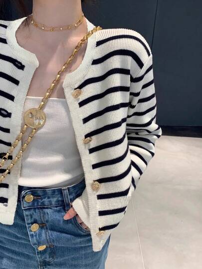女士撞色条纹圆领针织开衫，金属扣，秋季宽松短款毛衣，（条纹图案随机）