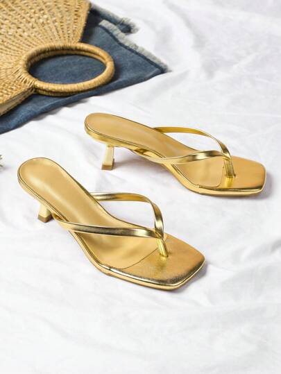 كعوب قطط باكعاب بسيطة نمط فهد جديدة للسيدات ذات طابع جذاب وعملي