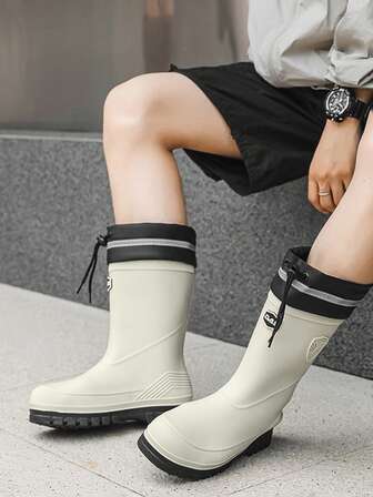 2025 Autumn/Winter Thermal-Lined Drawstring Rain Boots: Waterproof PVC Shaft + Thermal Lining For Double Warmth, Drawstring Design To Prevent Water Ingress, Rubber Anti-Slip Outsole, Suitable For Rainy Commutes And Outdoor Activities, Windproof And Stylish
