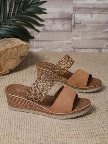 Sandali con zeppa e piattaforma leggeri e comodi, di nuova moda, per taglie comode, adatti per l'aperto, la spiaggia e le vacanze