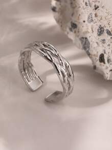 1pc Stainless Steel Twisted Ring, Elegant And Minimalist Design, Suitable For Women, Small Avant-Garde French Style Finger Ring