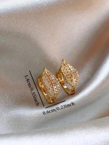1 Paar elegante, minimalistische KC vergoldete blattförmige Creolen mit funkelnden synthetischen Zirkonia-Steinen, leichtes, zierliches Design für Frauen, vielseitig für den täglichen Gebrauch und Partys, ganzjähriges Schmuckzubehör, süße Ohrringe, Party-Accessoires, Synthetische Zirkonia-Verzierungen