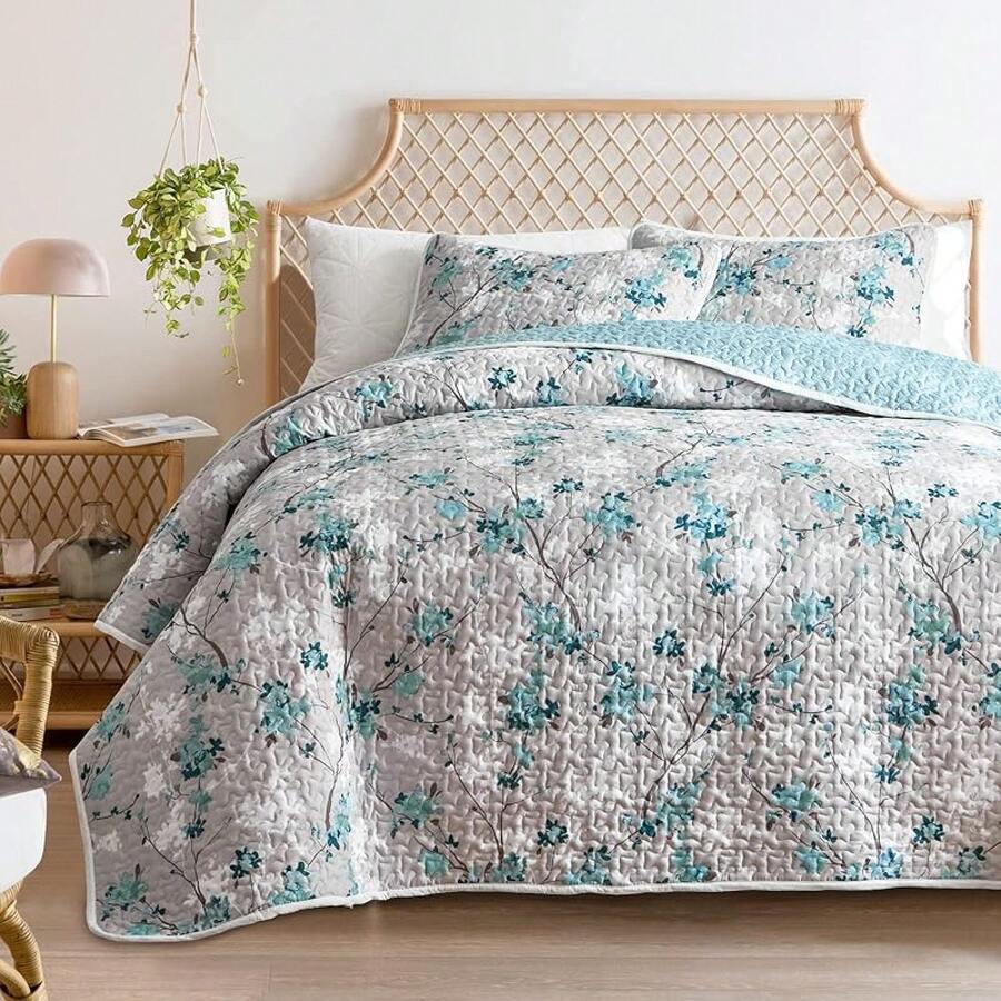 Flysheep Reversible Quilt Set Full Size, 3 Pieces White Blue Botanical Floral Printed Summer Bedding Set, Soft Microfiber Lightweight Bedspread/Coverlet All Season - 92x90 - Grey - View 1