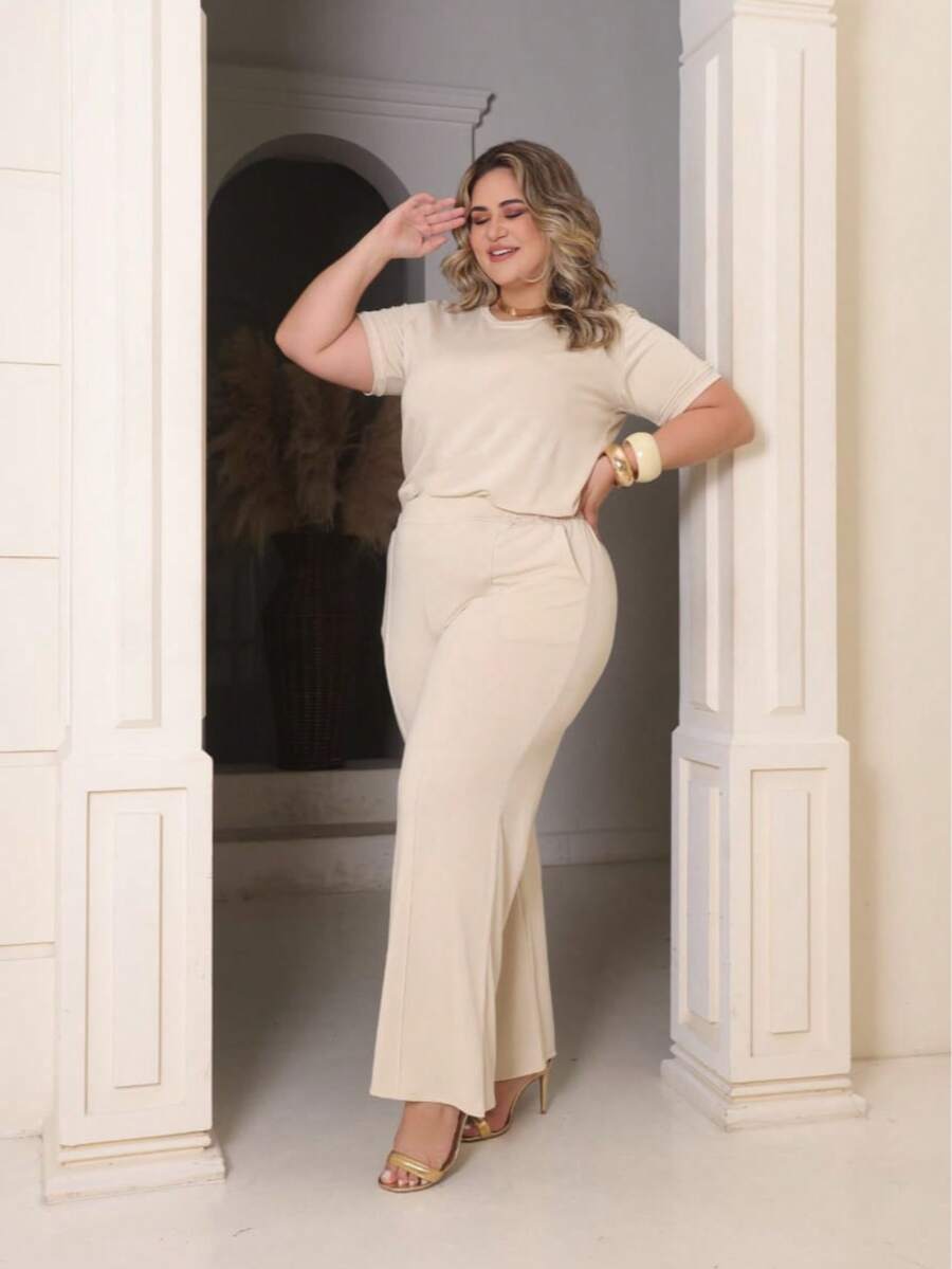 Women's Plus Size Set Of Sweatpants And Short-Sleeved Top - Income - View 1