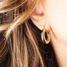 3 Pairs Of Stainless Steel Earrings In Large, Medium And Small Sets, Designed For Women, Featuring A Simple And Retro Style In Gold.