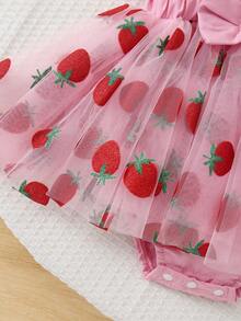 Bộ đồ liền thân và mũ hai lớp không tay in họa tiết dâu tây nhún bèo nhún vai cho bé gái - Nhiều màu - Xem 9