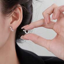 1 paire de boucles d'oreilles simples et en forme de U en zirconium cubique doré avec vis pour femmes