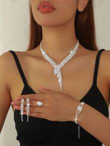 适合婚礼的奢华 4 件水晶首饰套装，包括项链、耳环、戒指、手链和配饰，适合女性。 - 白色 - 查看 11