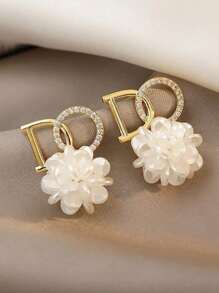 1 Pair Metal Alloy Flower Drop Earrings For Women, Letter & Faux Pearl Design, Elegant Everyday Wear That Suits Both Office Attire And Casual Outfits
