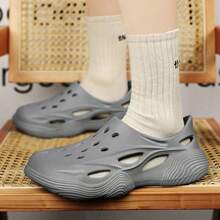 Herren Kokos Hohlloch atmungsaktive weiche Sohle Outdoor Sandalen, Sommer Strand Slip-On Fahrschuhe