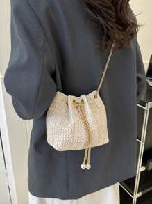 Mini Fashionable Straw Woven Golden Chain Drawstring Bucket Bag, Beach Bag, Vacation Bag For SummerSuitable For Shopping, Wallet, Shopping, Young Women, College Students, Newcomers, White-Collar Workers. Very Suitable For Office, College, Work, Business, Commuting, Outdoor Activities, Travel And Outings