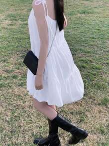 2025 夏季法式复古层叠荷叶边下摆休闲宽松 A 字形吊带连衣裙，女士时尚套装