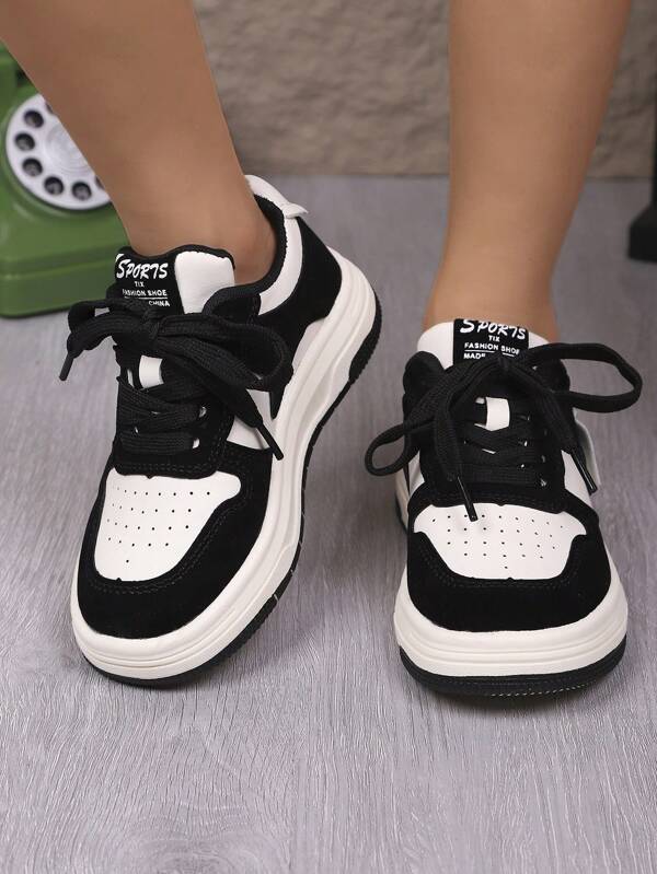 1 par de zapatos de patinaje clásicos en blanco y negro para niños, zapatillas deportivas de suela blanda y antideslizantes para niños, zapatos casuales cómodos y de moda para niñas, nuevos para primavera y otoño