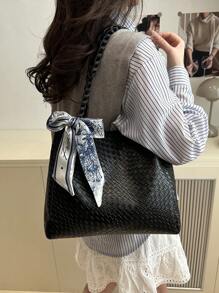 1 pièce Sac à main décontracté pour femme, grande capacité, nouvelle texture tissée de 2025, couleur unie simple et polyvalente, sac à bandoulière avec motif gaufré, sangle confortable et distinctive, convient aux étudiantes, aux courses, aux sorties et aux vacances, livré avec un ruban décoratif