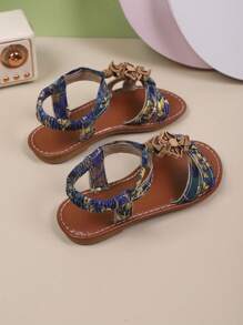 Sandalias planas de moda de verano para niñas, ropa infantil, decoración con colgante, zapatos casuales de playa para niños, adecuados para salidas diarias
