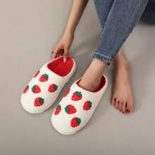 1 par de zapatillas de interior suaves para otoño/invierno con diseño impreso de fresas de tela de felpa, de diseño de frutas y verduras, con suela antideslizante, blancas y rojas