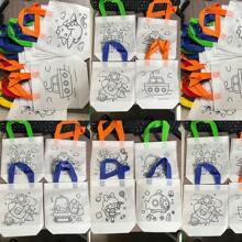 Juego de 5 piezas/10 piezas de bolsas de tela no tejida con estampado de graffiti de colores, bolsas de fiesta con arte de animales de carnaval, reutilizables, para fiestas, regalos, embalaje y almacenamiento, hechas a mano con pintura de graffiti, colores y estilos aleatorios