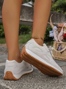 Zapatos deportivos casuales y sexys para mujer, zapatillas con suela gruesa, zapatos de malla transpirables de verano, color beige, entrenadores atléticos versátiles