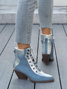 Botas vaqueras de tacón ancho con cordones de mujer, estilo europeo y estadounidense, de nueva moda, con punta puntiaguda, empeine de remiendo, cordones plateados brillantes, forro cómodo, suela de goma de 2.75 pulgadas de tacón ancho, apropiadas para uso casual al aire libre en primavera y otoño