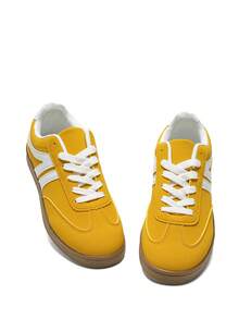 DareSee 复古经典休闲运动鞋，新款圆头系带多功能滑板鞋，2025 女士加大码平底运动鞋，学生秋季系带平底鞋，时尚平底户外休闲白色鞋，适合音乐节、Y2K 节、返校季、秋季、圣诞节、冬季等各种场合的鞋子，圣诞礼物 - 黃色 - 查看 6