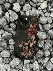 1件復古花卉黑色背景相機保護防震手機殼，相容 iPhone 17pro/17Air/17/17promax/16/11/16pro/16plus/16promax/16e/15Promax/13/14/12/XS/XR/7G/8P，相容 Galaxy S25/S25PLUS/S25 Ultra/A16/A36/A26/A56/A50/A12/A32/A52/A72/A51/A21S/A13/A14/S24/S24PLUS/S24Ultra/S22/A52/A53/A54/A55/S23，相容 11/12Pro/12/12X/13Pro/14Pro/15Pro，相容 Redmi 10/9/Note9/12c/Note11pro/Note8Pro，防震手機保護殼 - 黑色 - 查看 6