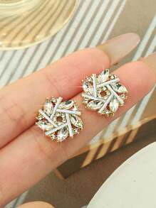 1 par de elegantes y de moda pendientes blancos con diseño cruzado de copos de nieve