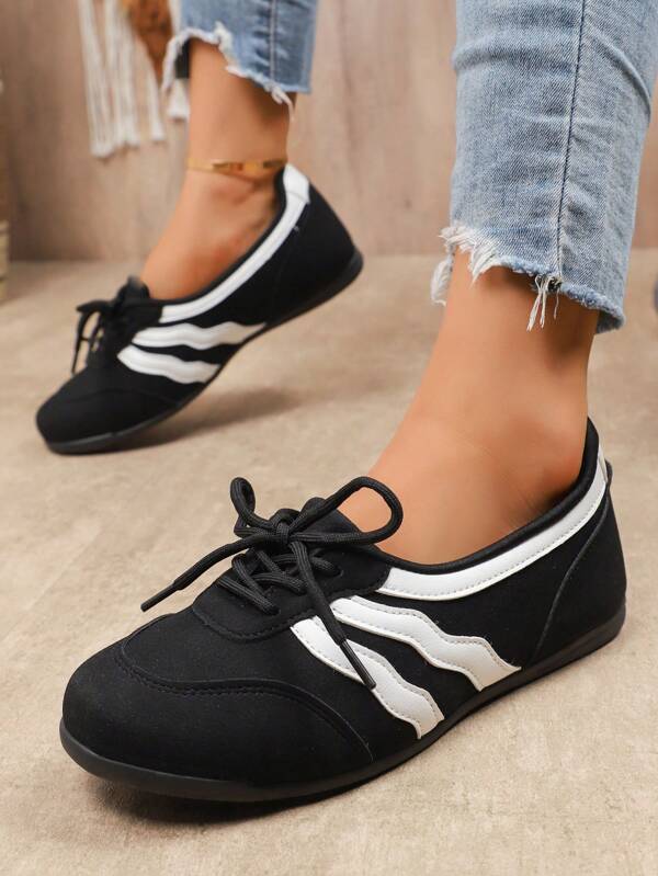 Retro Leopard Print Trainers Shoes For Women, 2024 Autumn Cross Border New Round Toe Lace-Up Casual Plus Size Versatile Ladies Sneakers