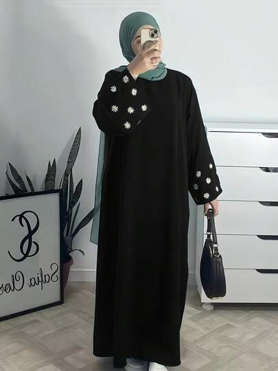 Modest Long Sleeve Abaya Dress Featuring Scoop Neck And Floral Appliques On Woven Fabric