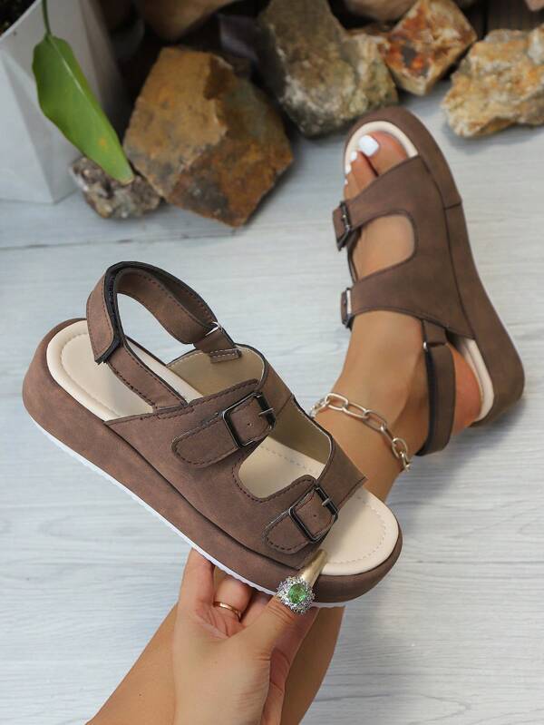 Nuevas sandalias de mujer para el verano con suela gruesa, sexy con doble hebilla, cómodas, casuales, de moda, de alta gama y versátiles