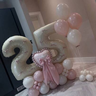 Conjunto de 69 piezas de globos con columna de números en color marfil, incluye globos de lámina de números de 32 pulgadas (81,28 cm) en color marfil, globos redondos de látex en beige y rosa claro con decoración de lazos rosas, adecuado para aniversarios, cumpleaños, bodas, graduaciones, fiestas y decoración de vacaciones