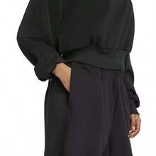 Adidas Sudadera de cuello redondo relajada y suave para mujer - Negro - Ver 5